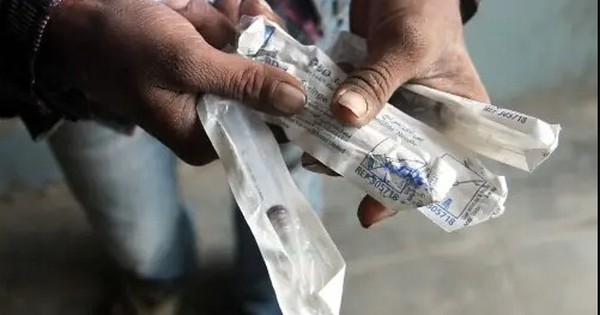 Vụ hàng trăm trẻ em nhiễm HIV và nghi vấn gây sốc trong bệnh viện công ở Pakistan: Thứ này có bị dùng lại?