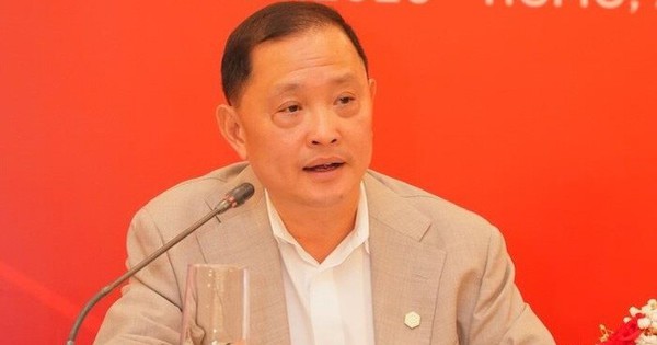 Chủ tịch Phát Đạt lý giải việc bán 88 triệu cổ phiếu giá cao rồi mua lại khi giá giảm: “Tin hay không là quyền của cổ đông”