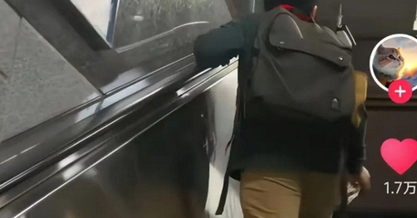 Hành động của 1 đứa trẻ ở ga tàu điện ngầm khiến nhiều người phải hốt hoảng bình luận: Cha mẹ bảo ban lại ngay kẻo muộn!
