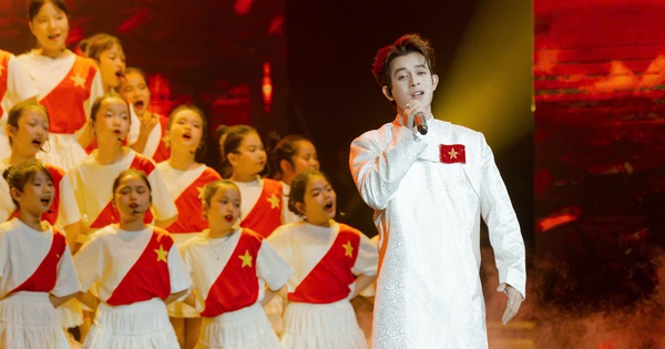 Nam ca sĩ 10X hát “Còn gì đẹp hơn” tại sân khấu Cống hiến áp lực khi hát “hit quốc dân” giữa dàn nghệ sĩ gạo cội