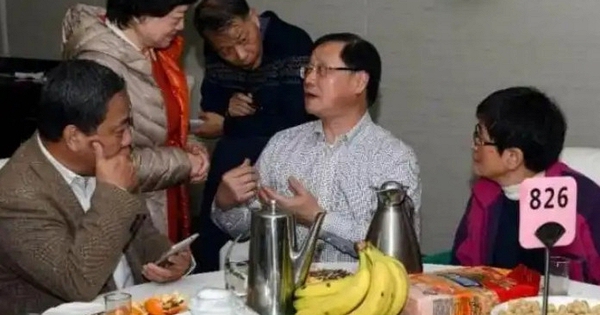 Tiến sĩ đi họp lớp cũng phải thừa nhận: Có 1 dịp rất ít người dự nhưng lại phô trương nhất