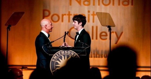 Quý tử 26 tuổi nhà tỷ phú Jeff Bezos: Nhan sắc cực điển trai, bỏ ngỏ khả năng thừa kế khối tài sản hàng chục tỷ USD