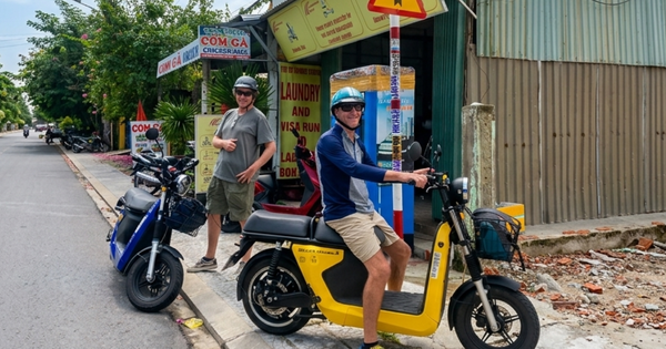 Lỡ gõ sai một dấu câu tiếng Việt, anh Tây biến mình thành tài xế bất đắc dĩ