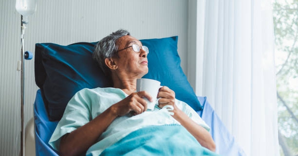 Đọc lời tâm sự cuối cùng của 100 bệnh nhân ung thư, tôi nhận ra 5 cách hữu ích để sống hạnh phúc trong nửa sau cuộc đời