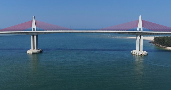 Việt Nam sắp hoàn thành cầu vượt biển dài nhất miền Trung trị giá 2.400 tỷ, chuẩn bị thông xe vào đúng dịp đặc biệt