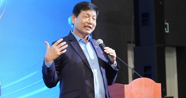 Chủ tịch FPT Trương Gia Bình: AI đang tạo ra một cuộc cách mạng mới đối với doanh nghiệp toàn cầu, tương tự bước chuyển từ sản xuất thủ công sang dây chuyền tự động hóa