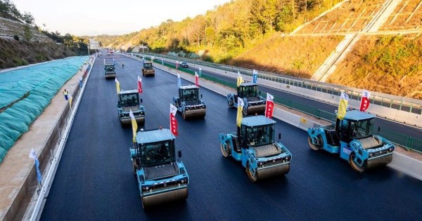 Phát hiện hơn 10 xe tải Trung Quốc không người lái, tích hợp AI, âm thầm hoạt động 24/7 thực hiện mục tiêu không tưởng