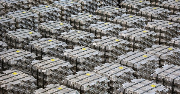 Không phải vàng hay dầu mỏ: Đây mới là thứ đang 'bốc cháy' tại Hormuz, đối mặt cú sốc cung lớn nhất 25 năm qua