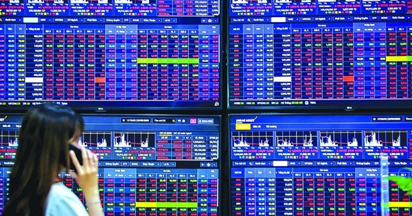 Chứng khoán chỉ giao dịch 2 phiên trong tuần này, nhà đầu tư nên làm gì?