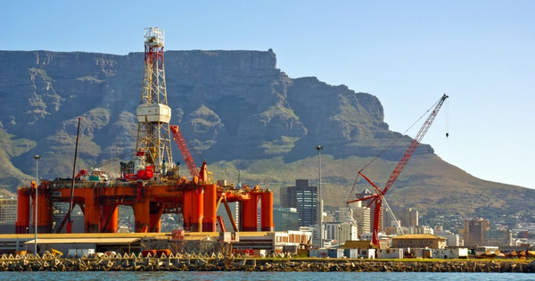 Iran 'đánh tiếng' chào bán dầu sau hơn 10 năm, một khách hàng cũ của Tehran vẫn im lặng, ưu tiên mua hàng từ Nga, Trung Đông