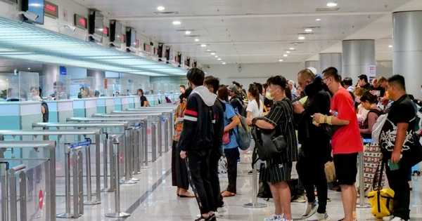 Công an TP.HCM cảnh báo: Cần làm ngay điều này khi chuyến bay đột ngột đổi giờ chót