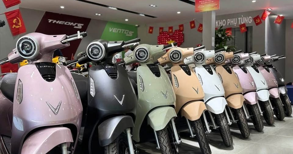 Tỷ phú Phạm Nhật Vượng lập 'siêu kỷ lục' bán hơn 90.000 xe máy điện/tháng - nhìn đơn đặt hàng còn 'sợ' hơn nữa