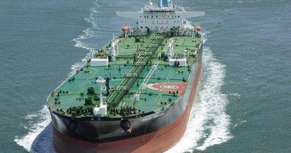 Ông Trump nói hạ tầng dầu mỏ Iran sắp 