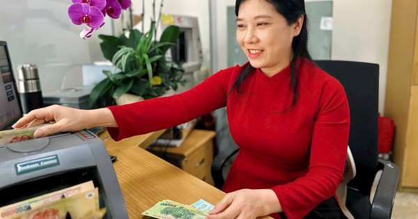 Nhân viên Agribank trả lại hơn 91 tỷ đồng tiền thừa cho khách hàng trong quá trình giao dịch