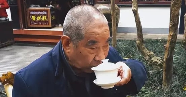 Người chăm uống nước lọc và người chăm uống trà, ai sống thọ hơn?