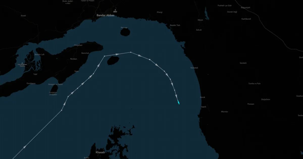 Được miễn trừ đặc biệt, tàu chở dầu khổng lồ từ 1 quốc gia vừa nhẹ nhàng đi qua eo biển Hormuz – hướng thẳng đến Đông Nam Á