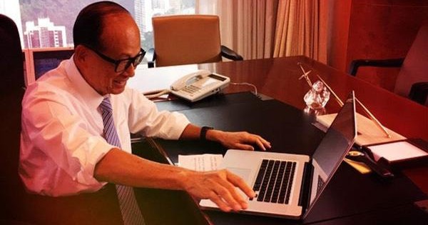 Tỷ phú Lý Gia Thành chỉ cách 