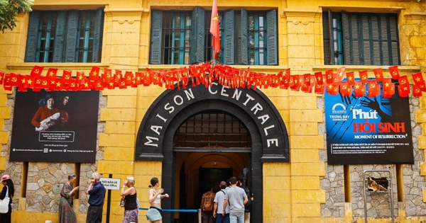 Tất cả người dân đến Nhà tù Hoả Lò chú ý