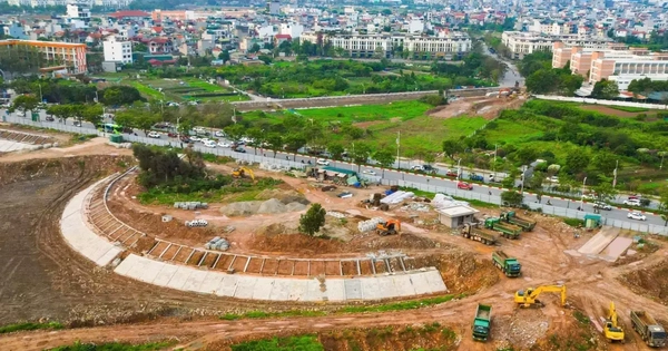 Nhộn nhịp thi công trên công trường thoát nước nghìn tỷ ở Long Biên