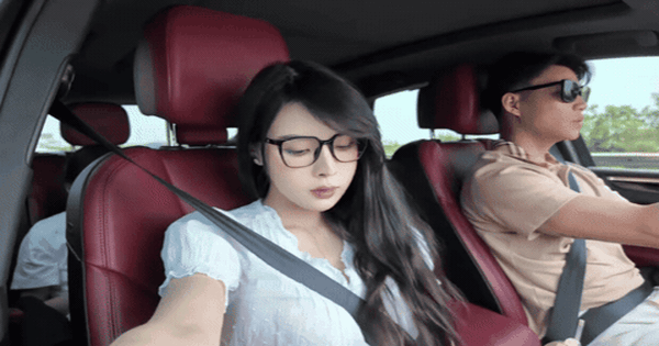 Tuyển thủ Văn Thanh lái xe sang Porsche đưa vợ sắp cưới 