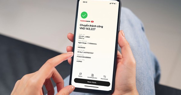 Giao dịch chuyển tiền có thể bị thu phí lên tới 1 triệu đồng: Trường hợp nào bị thu phí, mức phí cụ thể bao nhiêu?