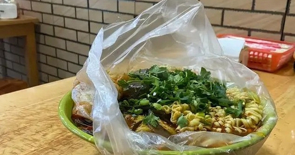 Người đàn ông mắc ung thư hạch vì 1 kiểu đựng đồ ăn quen thuộc, gia đình bất lực: Khuyên nhiều năm không được