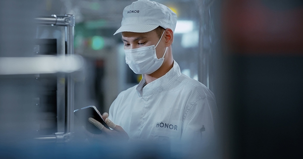 Nhà máy điện thoại 85% robot của HONOR: 28,5 giây “ra lò” một chiếc smartphone, nhưng vì sao HONOR không để robot làm bước cuối cùng?