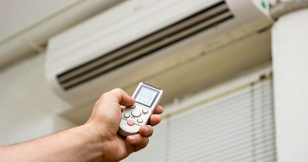 Hiện tượng điều hòa đang bật thì tự tắt
