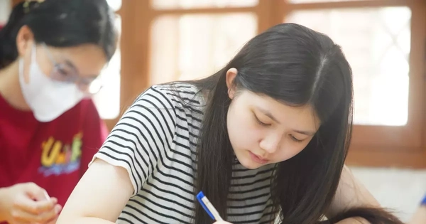 Gần 125.000 thí sinh Hà Nội làm bài thi Ngữ văn vào lớp 10