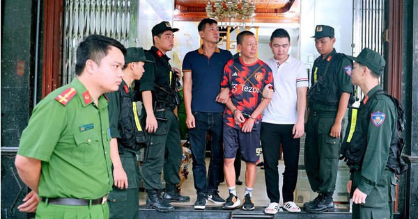 Bắt Dũng 