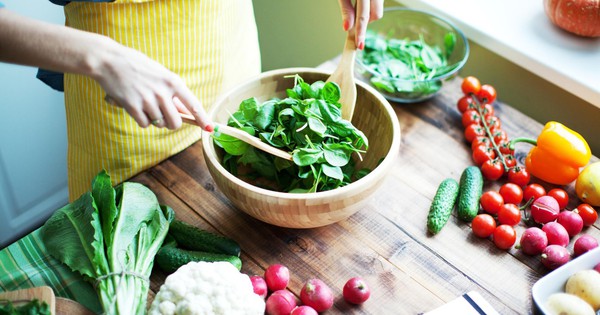 Ăn rau nhưng bỏ quên điều quan trọng này, bảo sao bụng ì ạch khó chịu, táo bón kéo dài