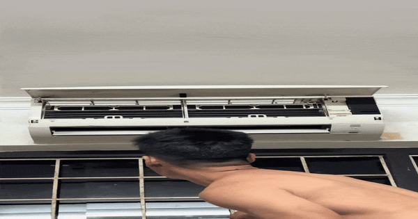 Bật điều hòa 23 độ mãi không mát, người dùng giật mình khi mở máy ra kiểm tra