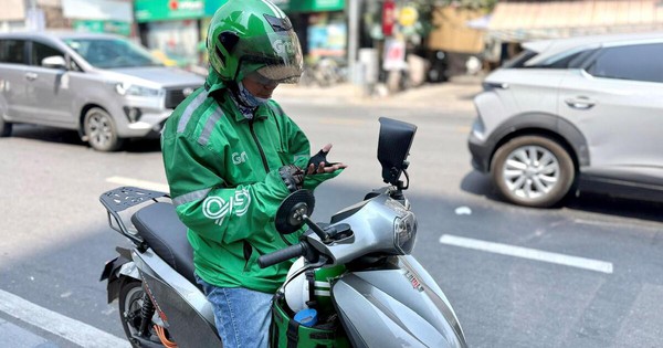 Shipper, xe ôm công nghệ ở TP.HCM dự kiến phải dùng xe điện từ 2028