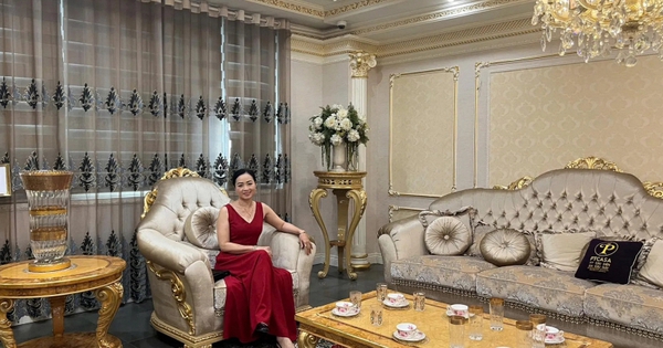 Nữ NSƯT 53 tuổi vẫn trẻ đẹp, sống trong nhà phố 5 tầng ở Hà Nội, góc nào cũng lung linh như cung điện