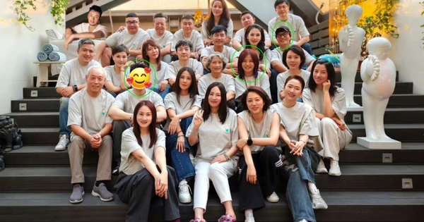 Soi ảnh mới của Triệu Vy: Lộ người từng thầm thương cô nhiều năm, HỌC VẤN đáng nể bất chấp ồn ào