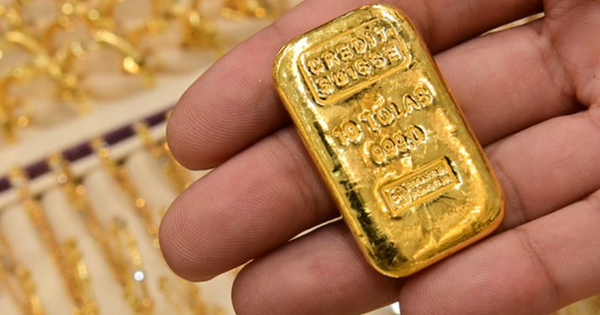 Giá vàng tăng mạnh nhất hơn 1 tháng, chuyên gia cảnh báo: Tin tức có thể đảo chiều