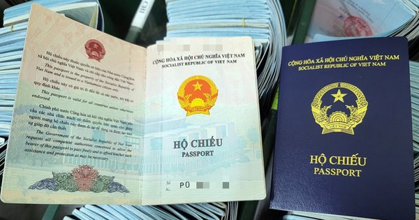 Công an cảnh báo người dân đang chờ nhận hộ chiếu qua đường bưu điện