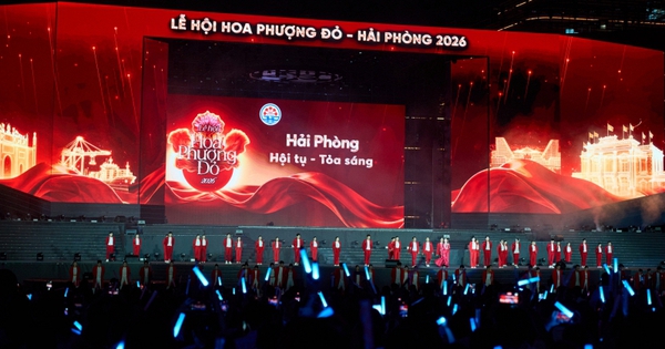 Ấn tượng cách Vietnamshow tái hiện khí chất thành phố Cảng trong khai mạc Lễ hội Hoa Phượng Đỏ - Hải Phòng 2026