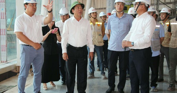 6.800 công nhân đang làm “3 ca, 4 kíp” suốt ngày đêm đưa sân bay lớn nhất Việt Nam tăng tốc về đích