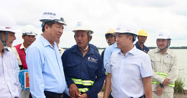 Bộ trưởng Bộ Xây dựng nói về hệ lụy khi người lao động "nhảy" việc liên tục