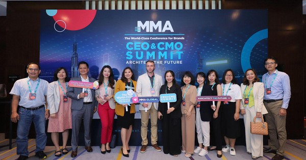 Nhiều chủ đề nóng hổi ngành Marketing được “mổ xẻ” tại CEO & CMO Summit 2022 Hà Nội