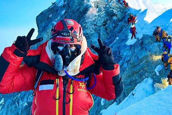 Người phụ nữ Việt đầu tiên lên đỉnh Everest: Tiêu tốn 5 năm cho 1 giờ ở 'nóc nhà thế giới'