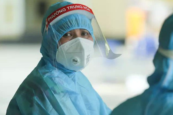 Ít nhất 857 nhân viên y tế, bác sĩ Hà Nội xin nghỉ việc và xin chuyển công tác