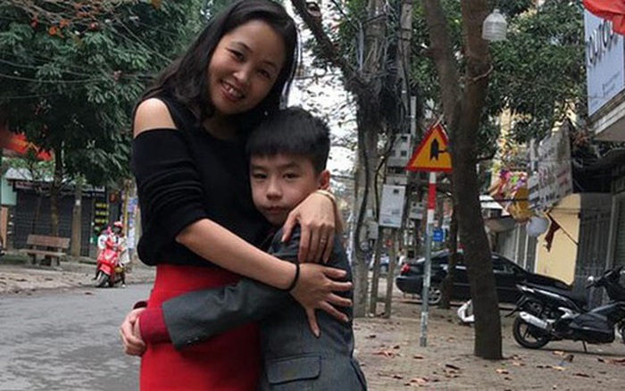 Con trai bị bạn học trêu đến mức muốn tự tử, mẹ trẻ ở Hà Nội đến tận trường  xử lý, cái kết khiến ai cũng vỗ tay thán phục