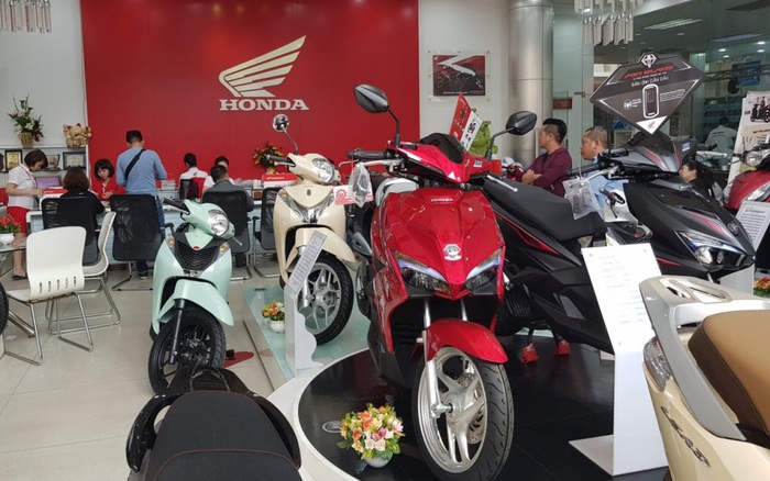 Honda hỗ trợ phí đăng ký tặng nhiều phần quà cho khách mua xe máy  Xe