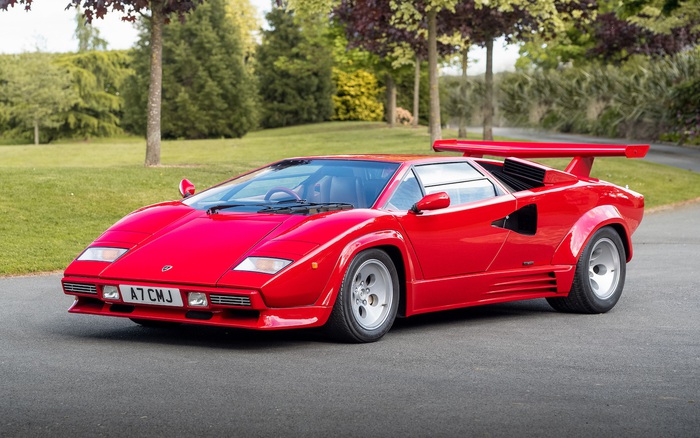 Huyền thoại Lamborghini Countach tròn 50 tuổi - Siêu xe được dán đầu giường  của tín đồ siêu bò