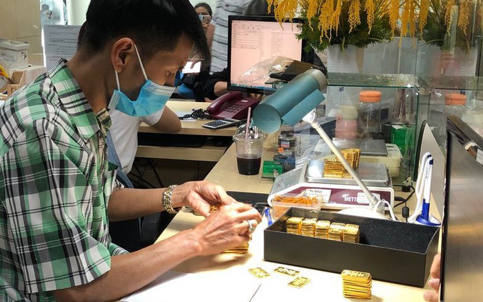 Công thức và cách quy đổi giá vàng thế giới ra vàng Việt Nam