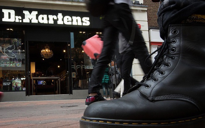 Robert pattinson hot sale dr martens