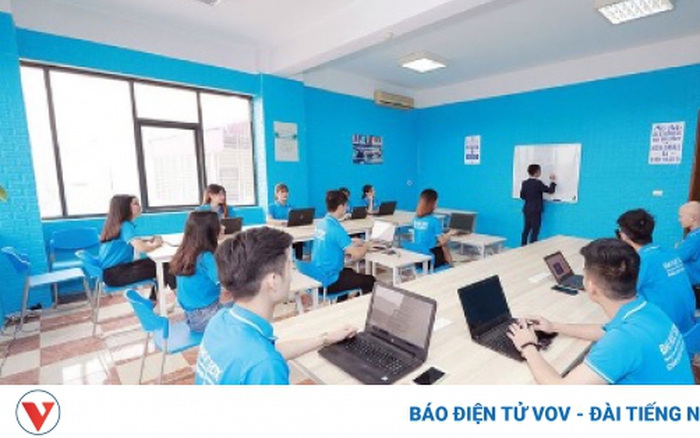 Nhân lực cho thương mại điện tử: Nguồn cung vẫn thiếu hụt – Cafef.vn