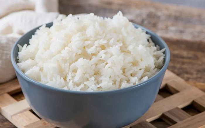 Cơm nguội có dấu hiệu này thì cần bỏ đi, hâm lên ăn rất dễ mắc bệnh tim,  thậm chí ngộ độc